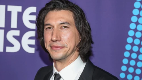 Adam Driver crítica Netflix e Amazon por não cumprirem regras da Greve em Veneza