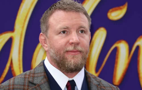 Guy Ritchie é processado por quebra de contrato de "The Gentlemen"