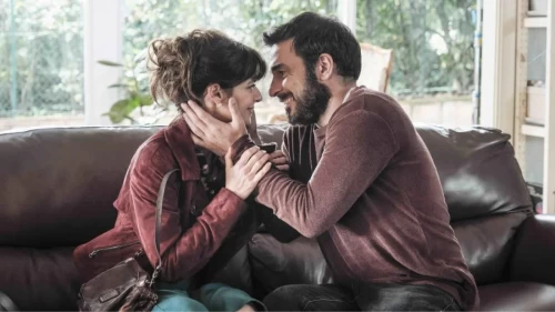 ja-era-hora-chega-a-netflix-ve-o-elenco-sinopse-e-trailer