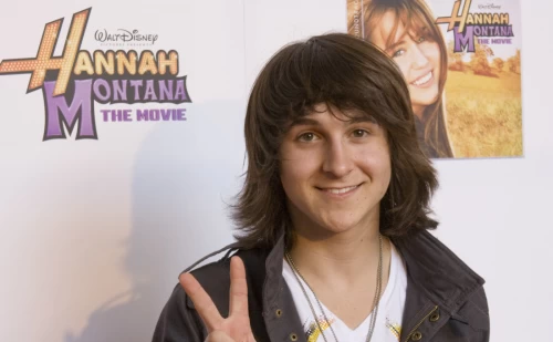 mitchel-musso-conhecido-de-hannah-montana-foi-preso-por-detido-por-embriaguez-em-via-publica-e-roubo