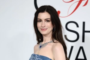 Anne Hathaway diz que foi uma "questão de sorte" que a versão dela de 'Barbie' nunca tenha sida feita