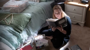 Beth e a Vida: Temporada 2 ganha Trailer com Jennifer Coolidge, Beanie Feldstein e Jemima Kirke