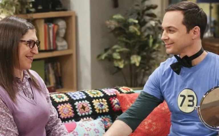 Sheldon Cooper e Amy Farrah Fowler vão regressar para o final de "Young Sheldon"
